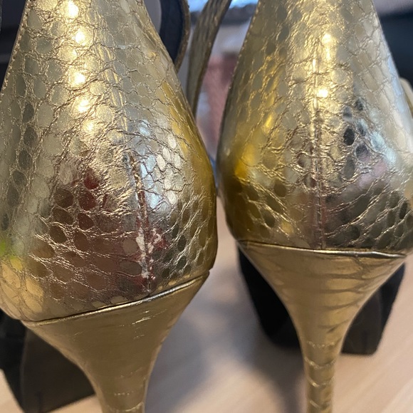 GUESS Black & Gold High Heels - Picture 7 of 7